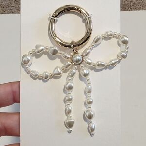 J.Crew Elegant Gold and Pearl Bow Pendant Bag Charm NWT